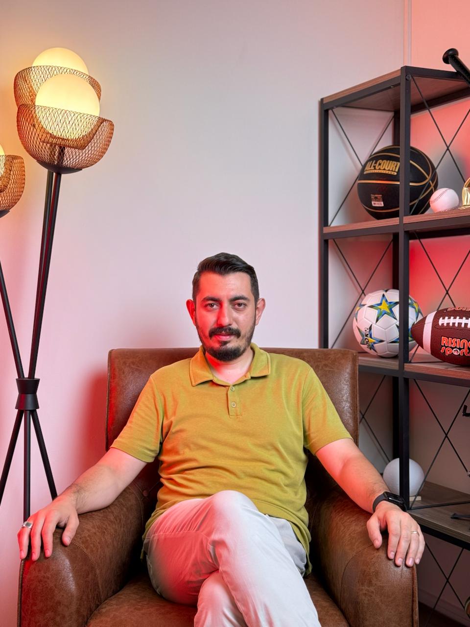 Fuat - Grey TV Editörü